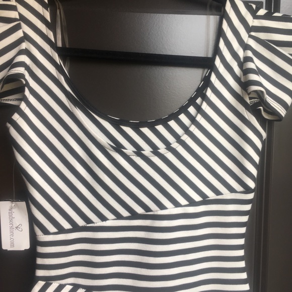 Windsor NWT black/white stripped dress - Picture 2 of 4